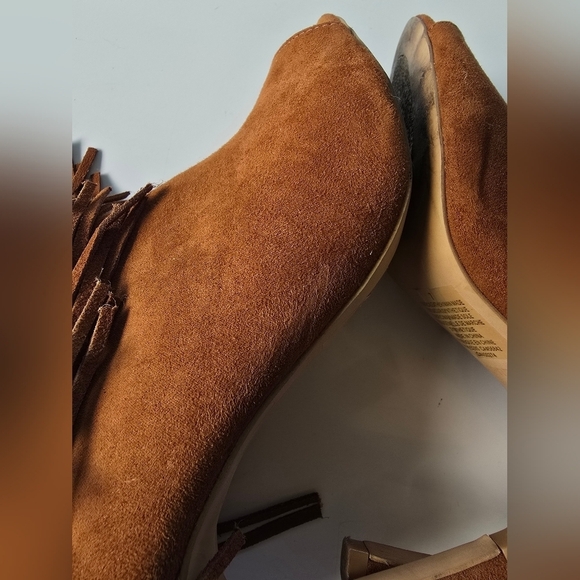 Express Boho Suede Fringe Peep Toe Brown Boots 7 - Picture 6 of 9